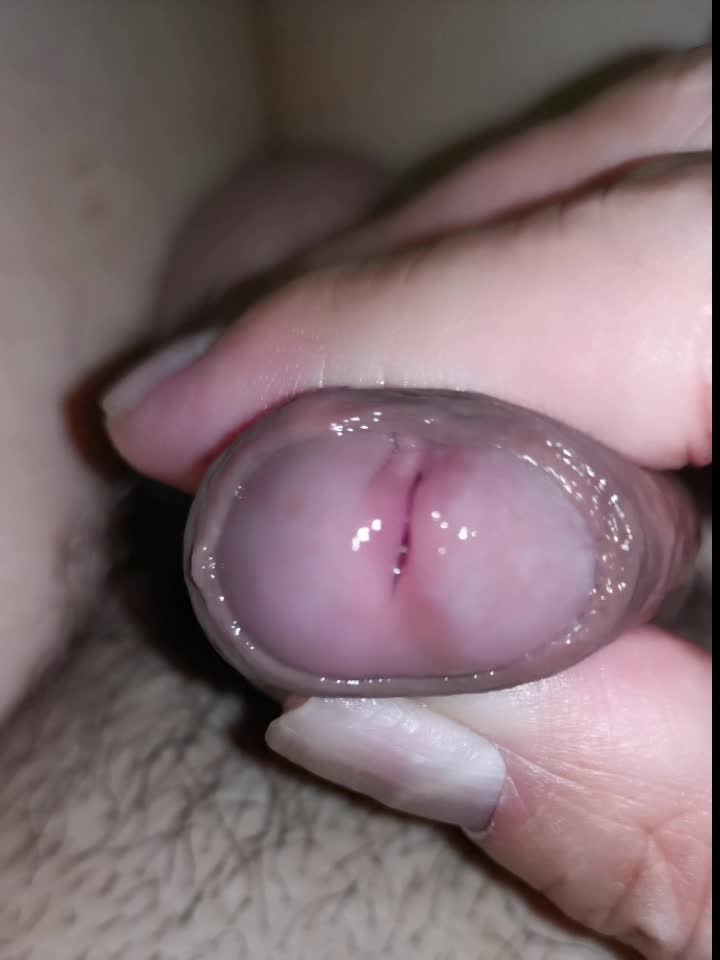 The old slut flirts with her slutty clitoris until she comes